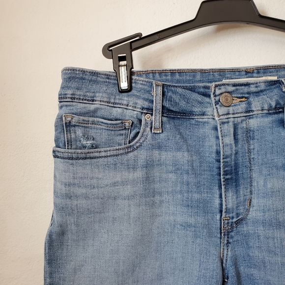 31 Levi's 711 Skinny Distressed Jeans - Picture 12 of 12